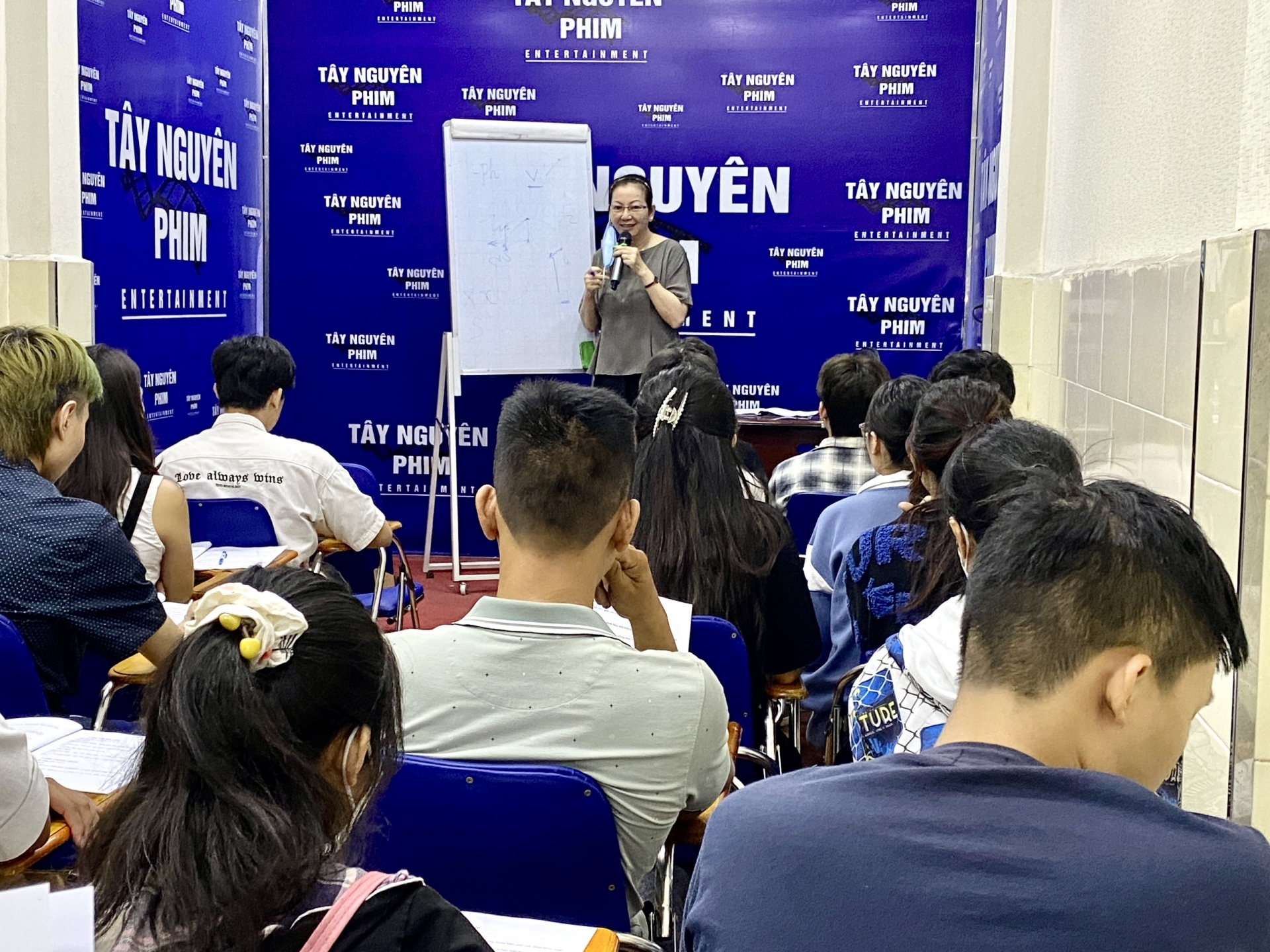 cong-ty-tay-nguyen-phim