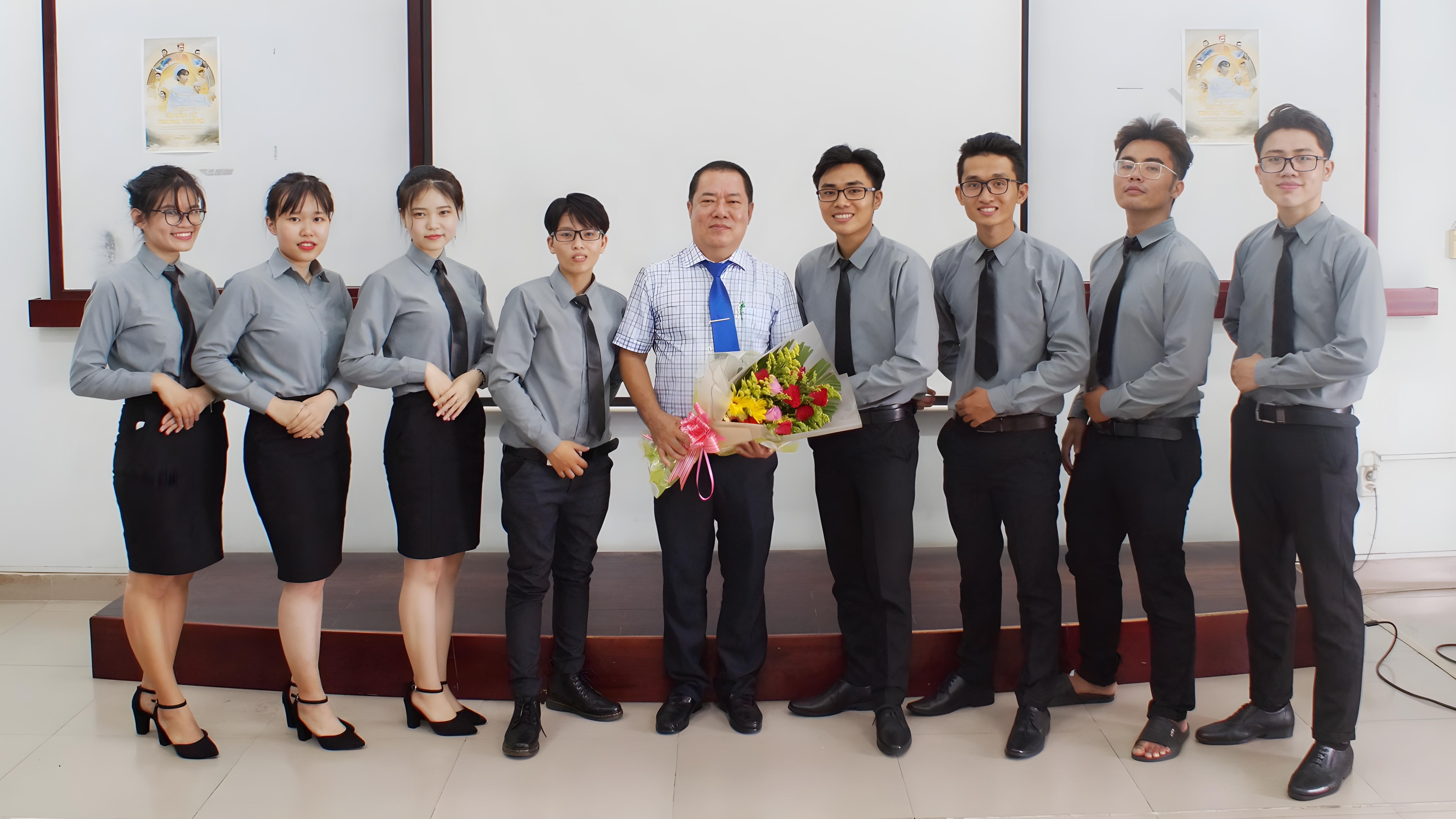 khoa-hoc-giao-tiep-ban-hang-cho-doanh-nghiep