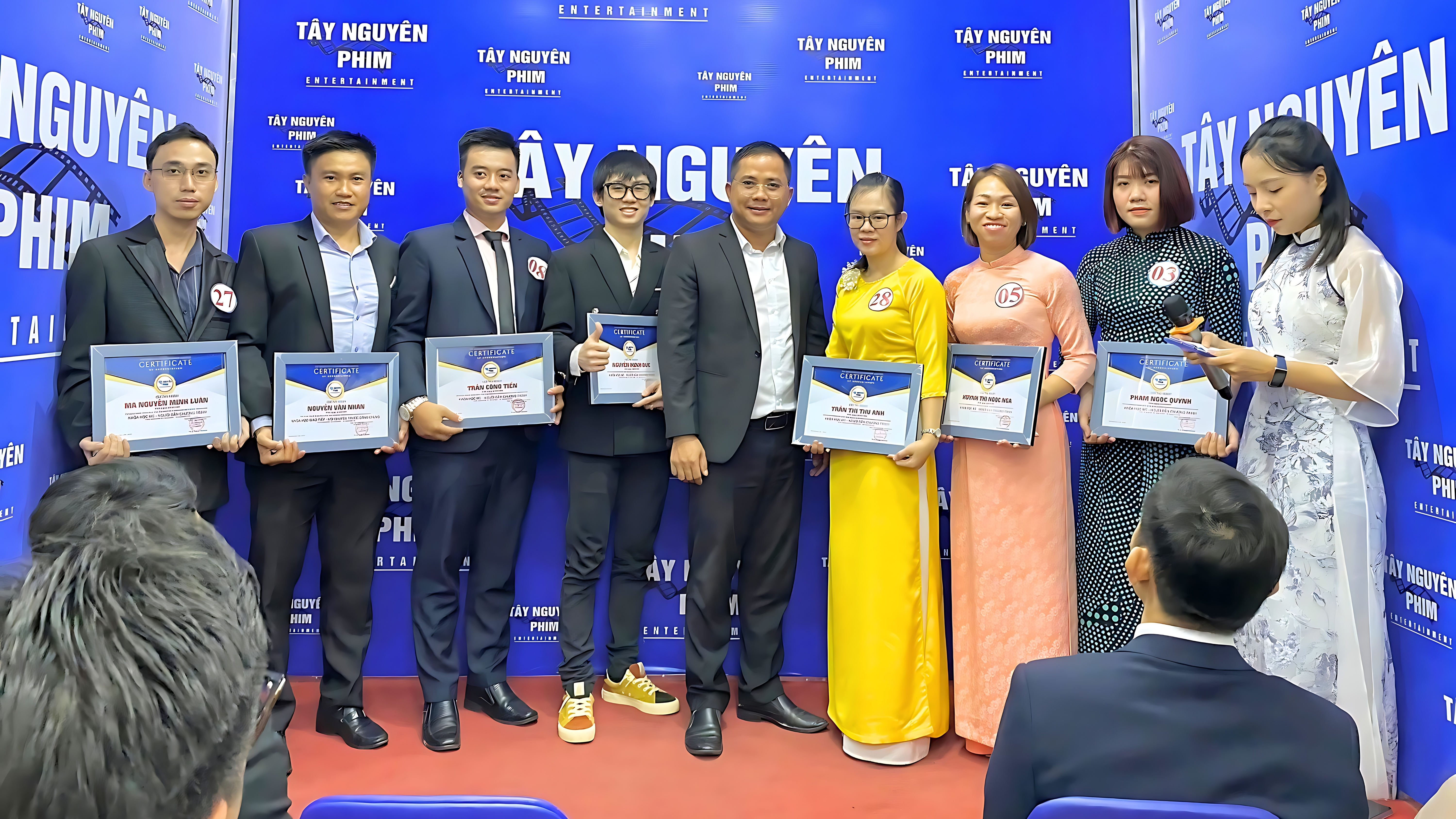 khoa-hoc-van-hoa-doanh-nghiep-cho-can-bo-cong-nhan-vien