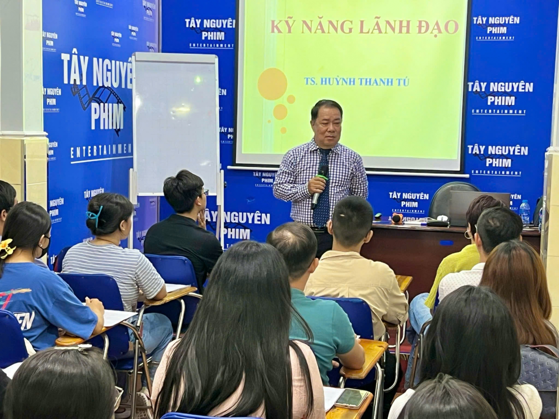 cong-ty-tay-nguyen-phim
