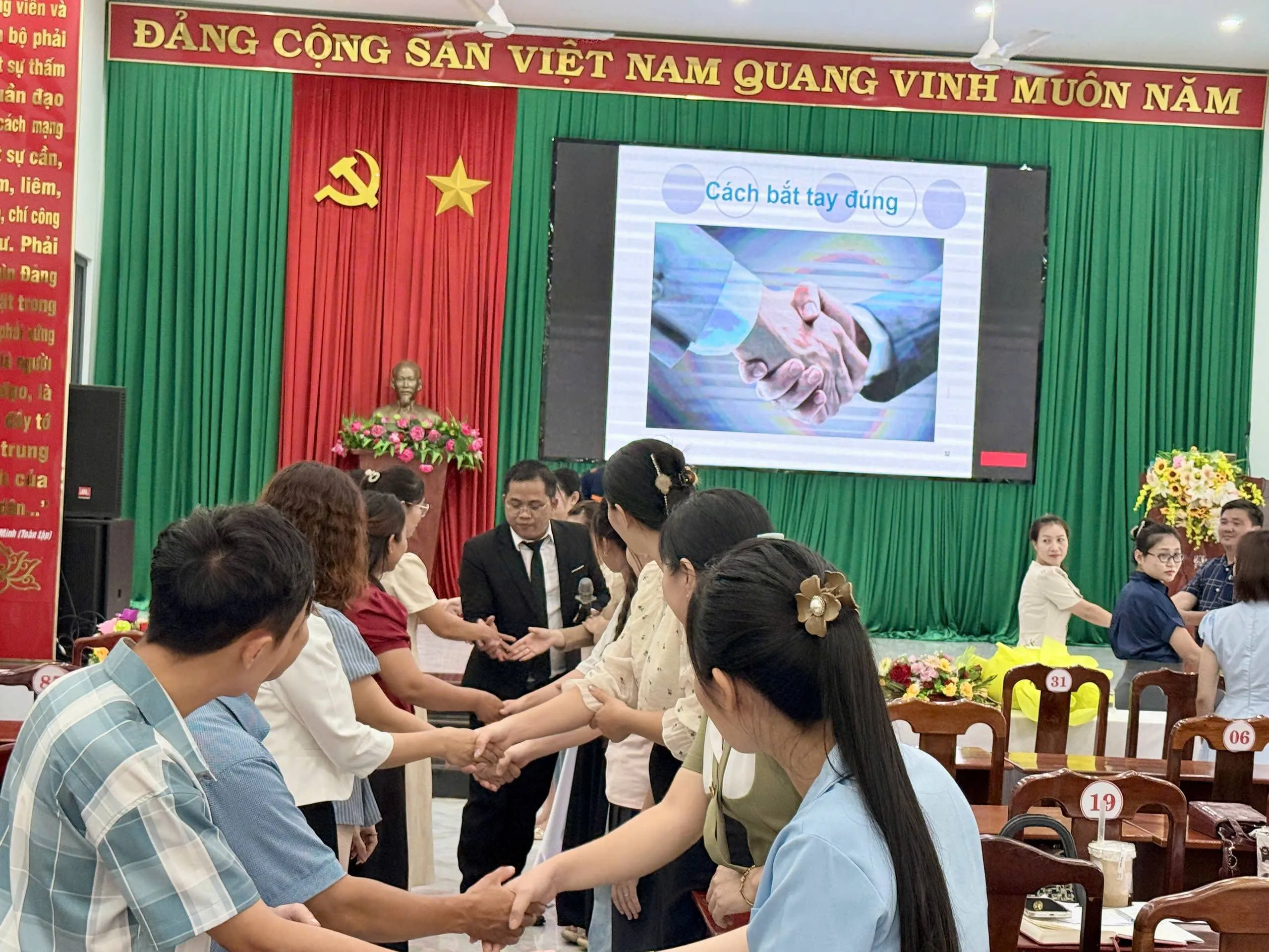 khoa-hoc-nang-cao-nang-luc-quan-ly-cap-trung